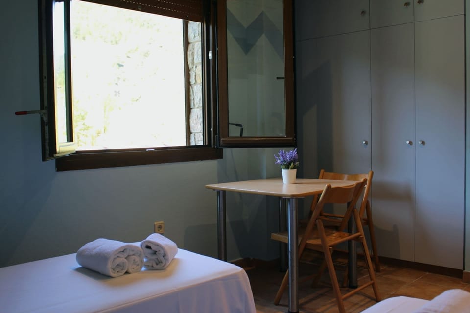 Twin Room | Free WiFi