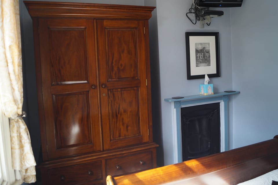 Double Room, Ensuite (Small)