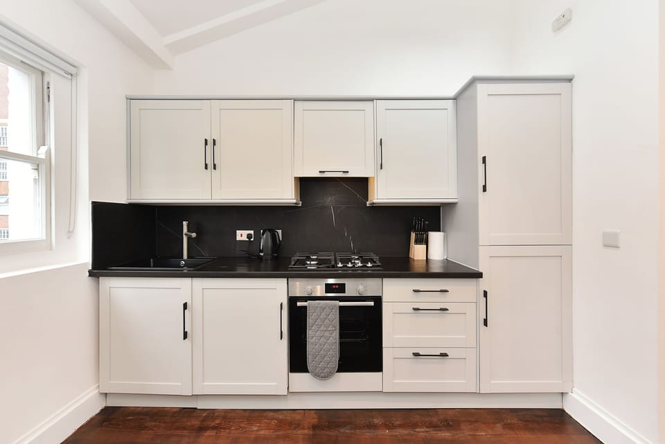Superior Apartment, 3 Bedrooms, 2 Bathrooms, City View | Private kitchen | Espresso maker, highchair