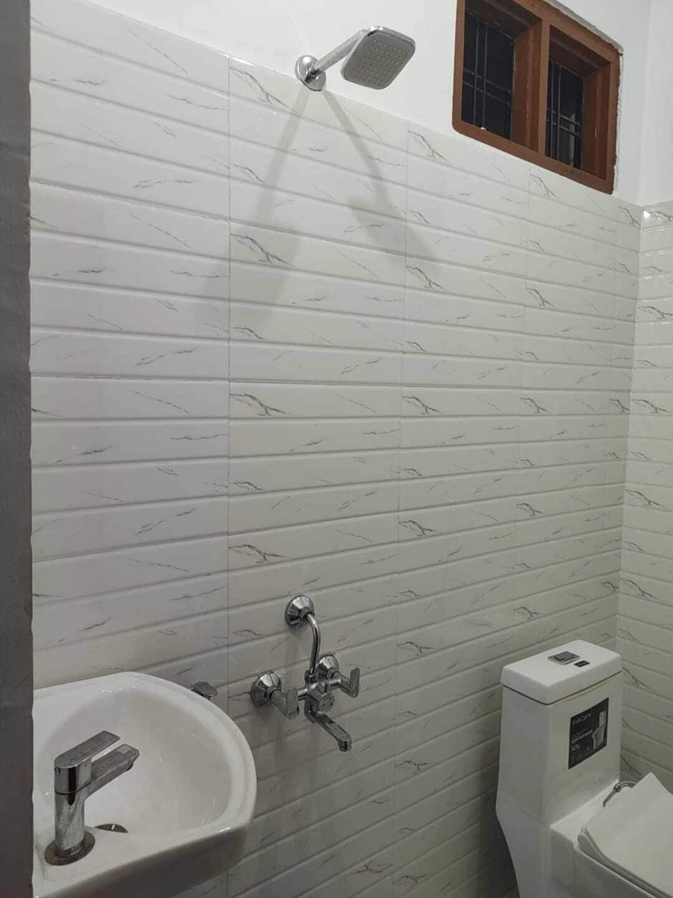 Double or Twin Room, City View | Bathroom