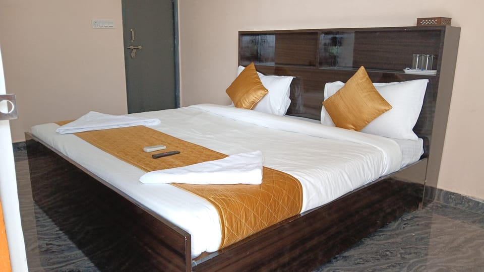 Double or Twin Room, City View | Free WiFi