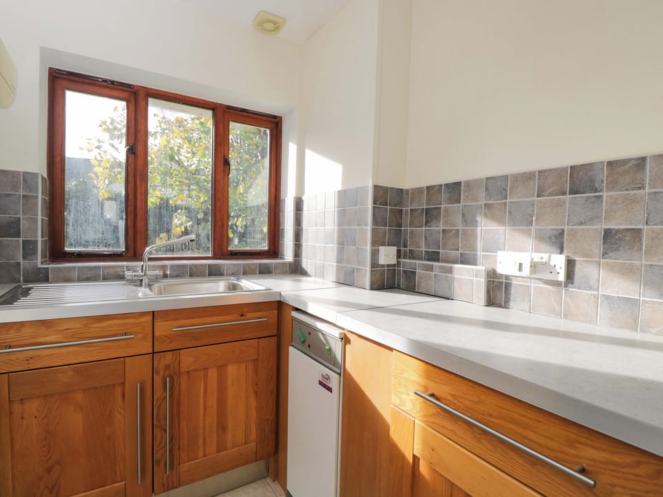 Dishwasher, cookware/dishes/utensils