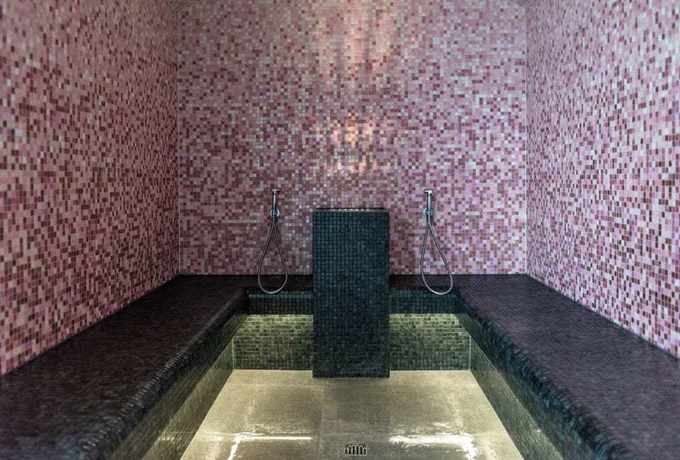 Steam room 