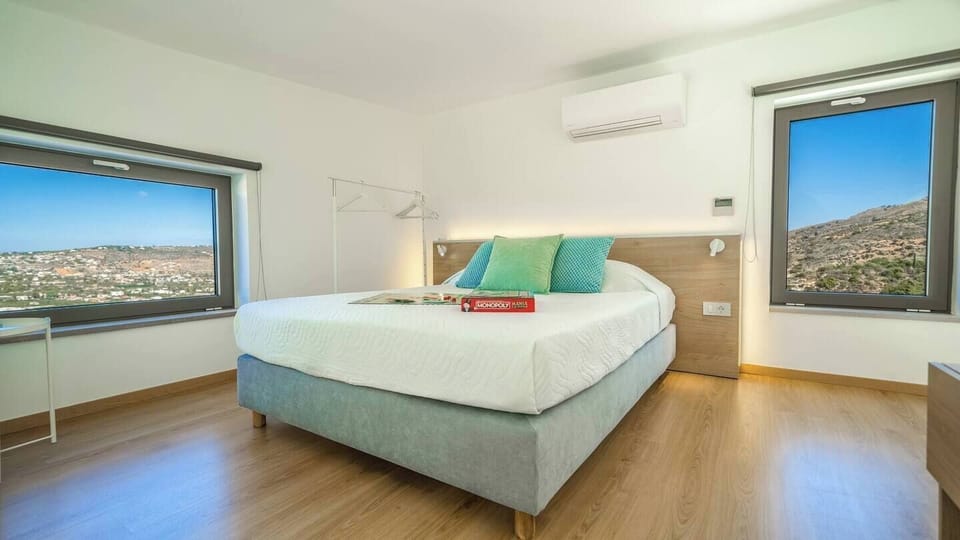 Deluxe Villa, City View | In-room safe, blackout drapes, iron/ironing board, free WiFi