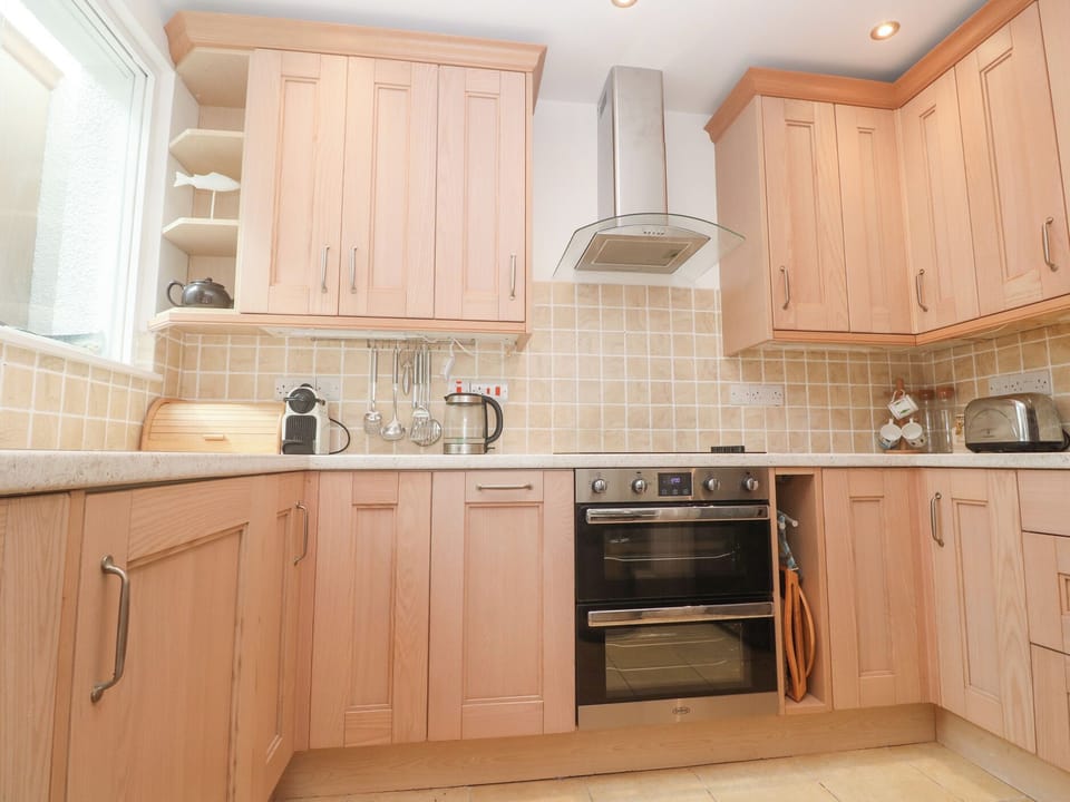 Dishwasher, cookware/dishes/utensils