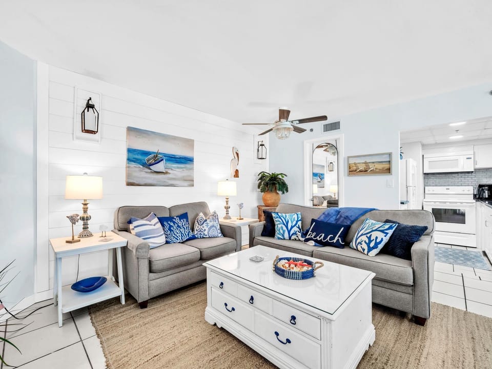 Condo, 1 Queen Bed with Sofa bed (Sunbird 212E) | Living area