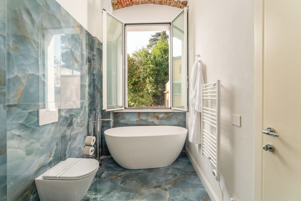 Standard Double Room | Bathroom | Hair dryer, bathrobes, slippers, bidet