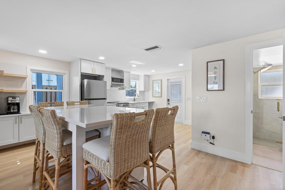 House, Multiple Beds (Villa Bleu 1) | Private kitchen | Oven, toaster