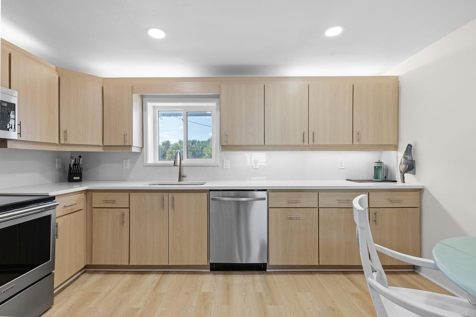 House, 1 King Bed with Sofa bed (Villa Bleu 2) | Private kitchen | Oven, toaster
