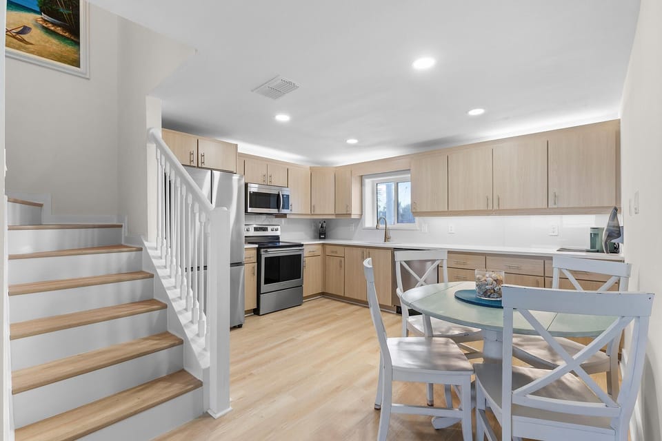 House, 1 King Bed with Sofa bed (Villa Bleu 2) | Private kitchen | Oven, toaster