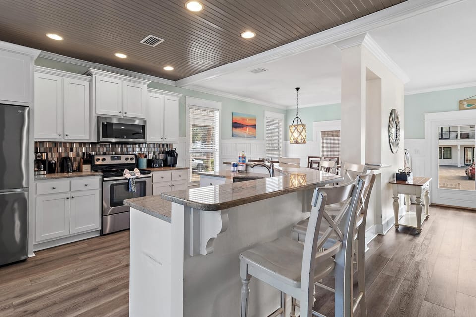 House, Multiple Beds (Cobia Cabana) | Private kitchen