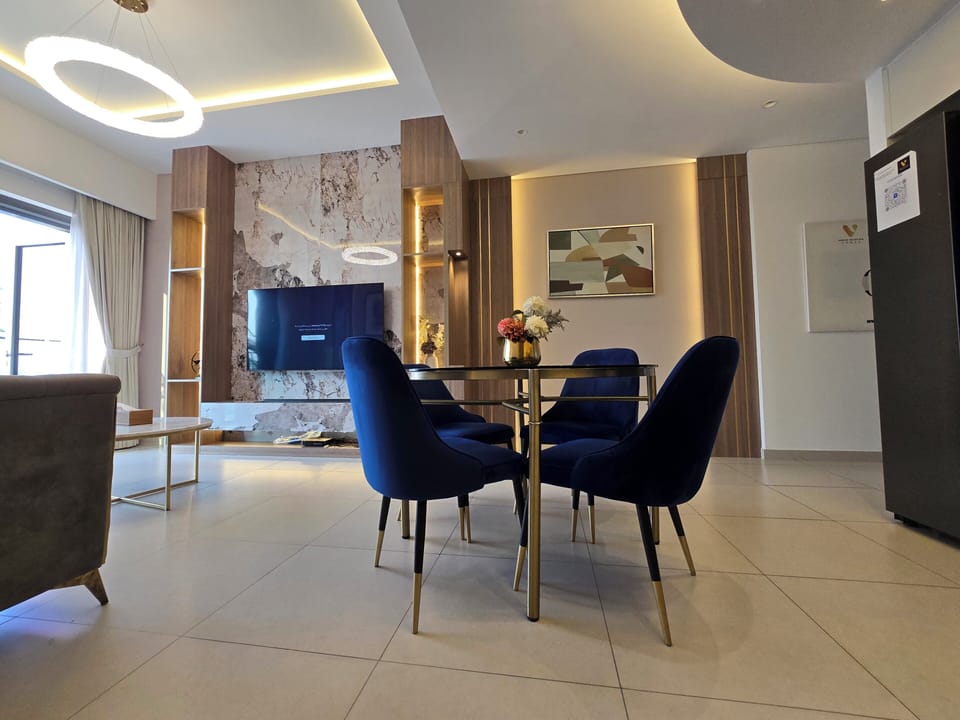 Classic Apartment, Balcony, City View | Living area