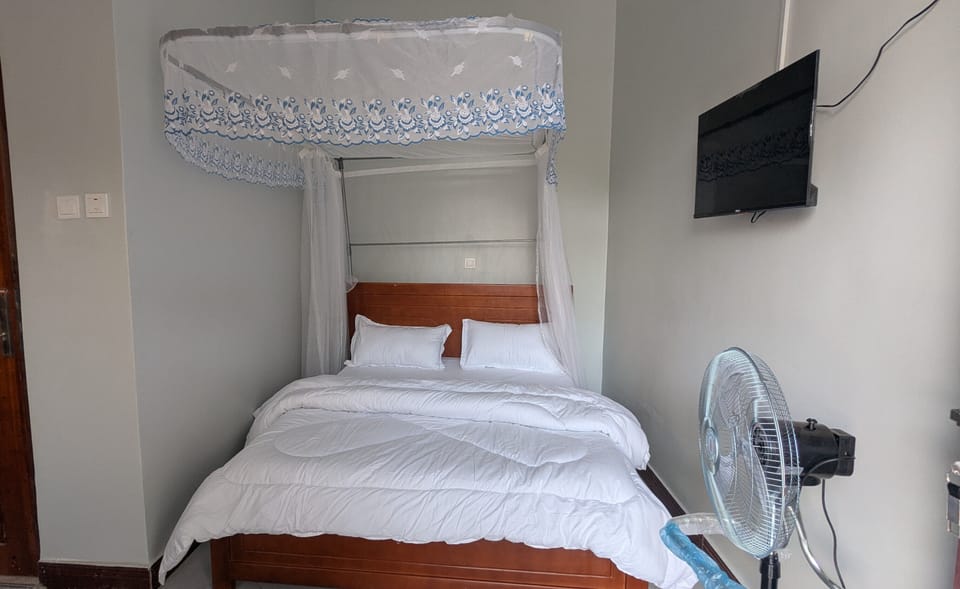 Basic Single Room | Free WiFi, bed sheets