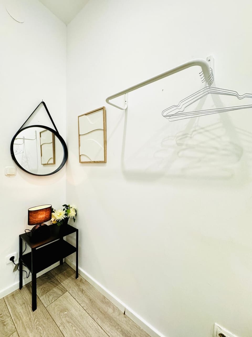 Basic Apartment | Iron/ironing board