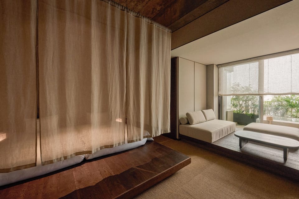 Luxury Twin Room, Balcony, Mountain View | Living area