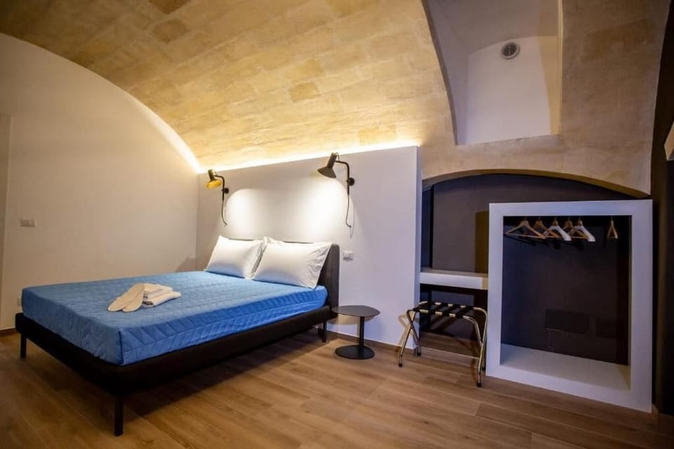 Comfort Triple Room, Courtyard View | Blackout drapes, free WiFi