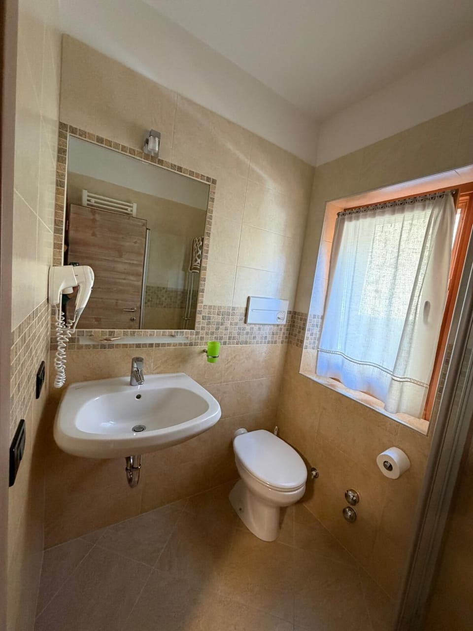 Classic Double or Twin Room | Bathroom