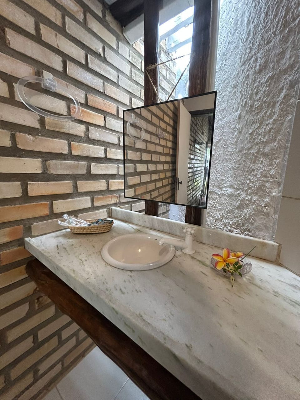 Standard Cabin, Lanai, Garden View | Bathroom | Shower, free toiletries, towels, soap
