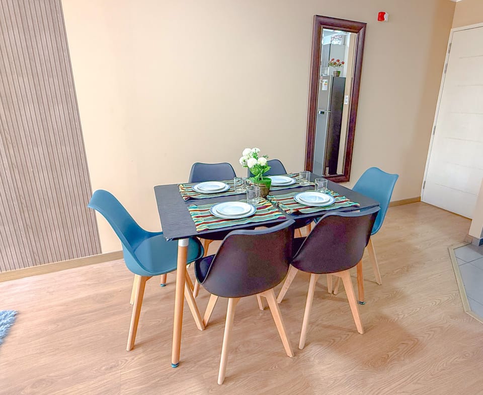 Comfort Apartment, Balcony, City View | Dining room