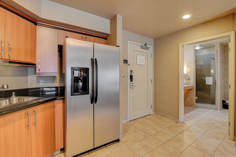 Suite | Interior