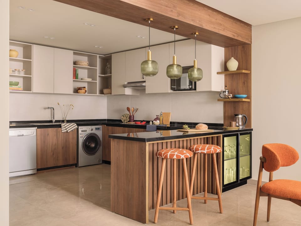 Luxury Apartment, 3 Bedrooms, Balcony, City View | Private kitchenette