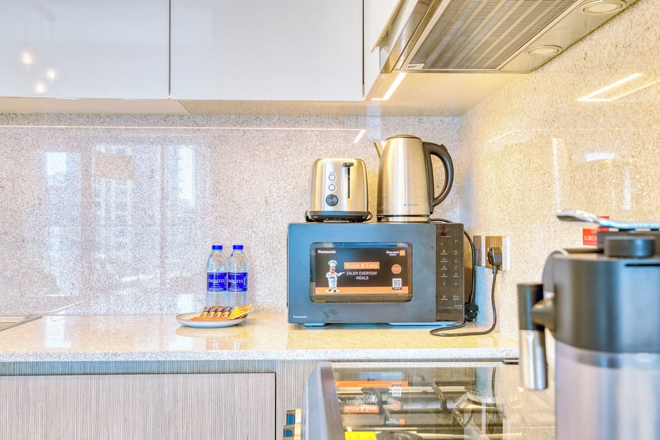 Premium Apartment, City View | Private kitchen | Full-size fridge, microwave, oven, stovetop