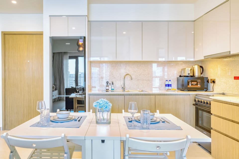 Premium Apartment, City View | Private kitchen | Full-size fridge, microwave, oven, stovetop