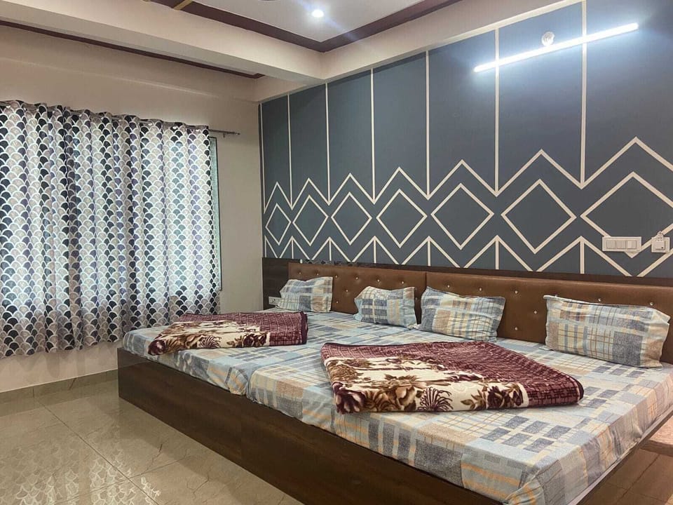 Family Room, Air conditioning | Desk, laptop workspace, rollaway beds (surcharge), WiFi (free)