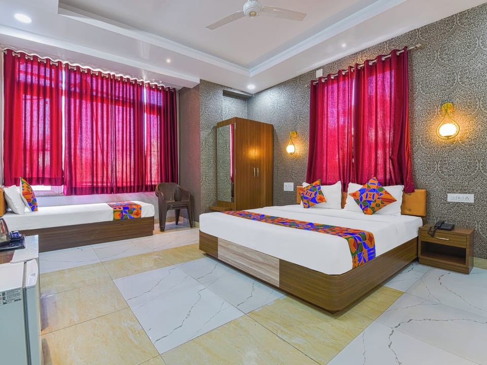Family Twin Room | Iron/ironing board, free WiFi