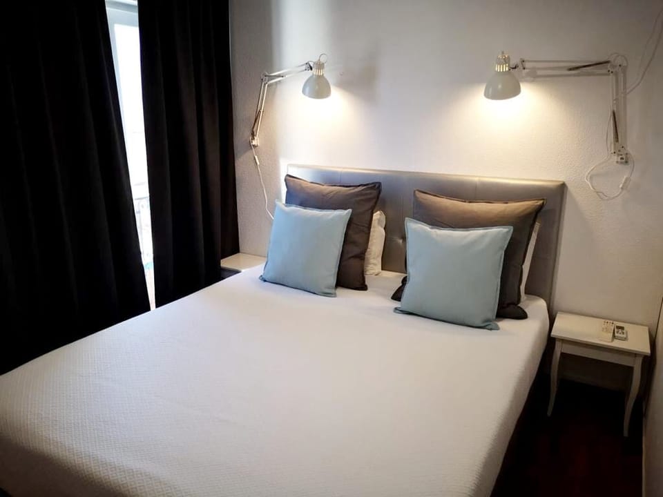 Double Room, Balcony | Minibar, free WiFi