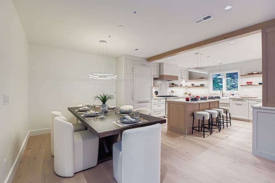 House, 4 Bedrooms | Dining