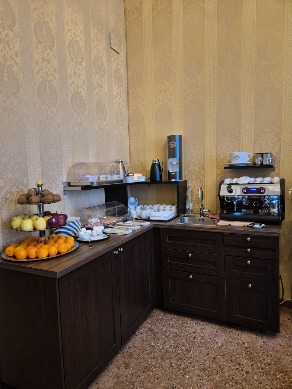 Breakfast area