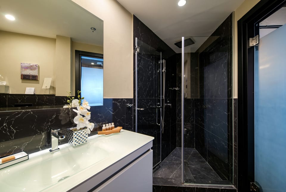 Suite, 1 Bedroom, Terrace (Park) | Minibar, in-room safe, desk, soundproofing