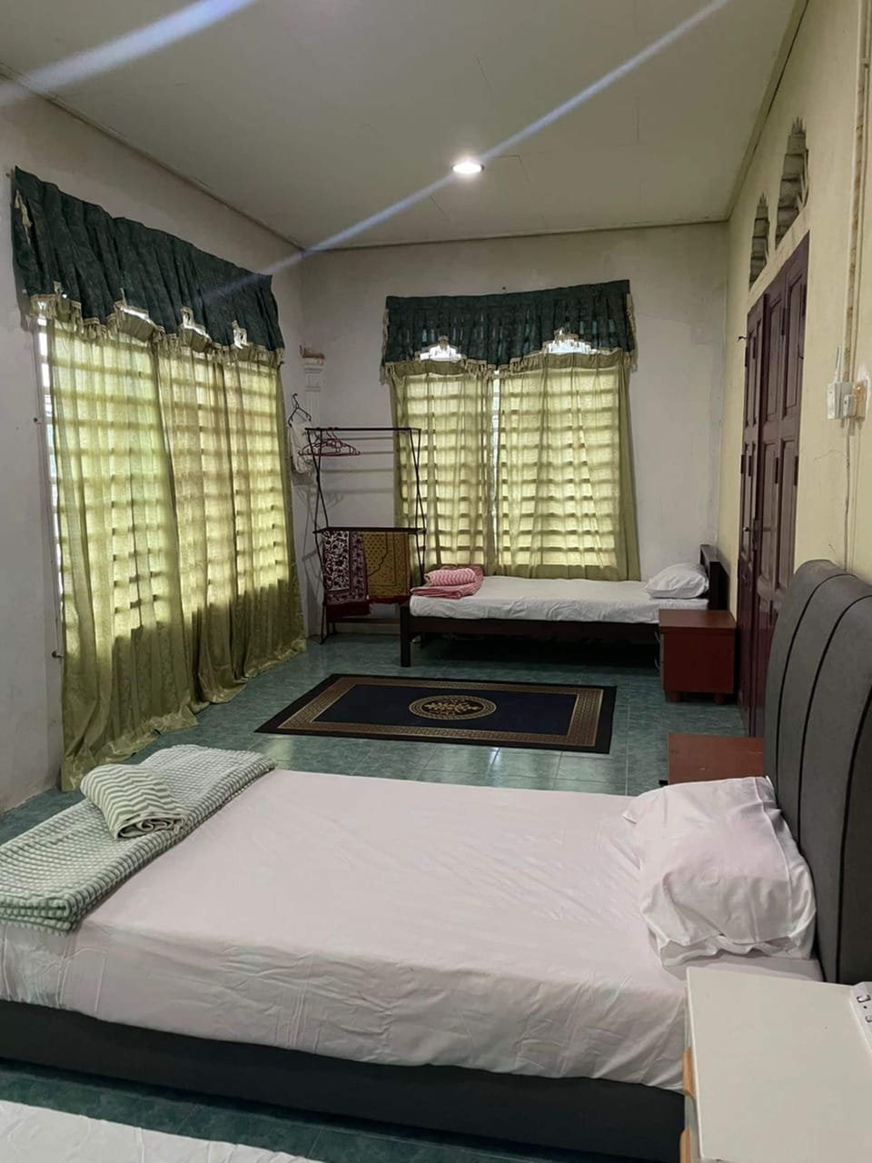 Family Double Room | Free WiFi, bed sheets