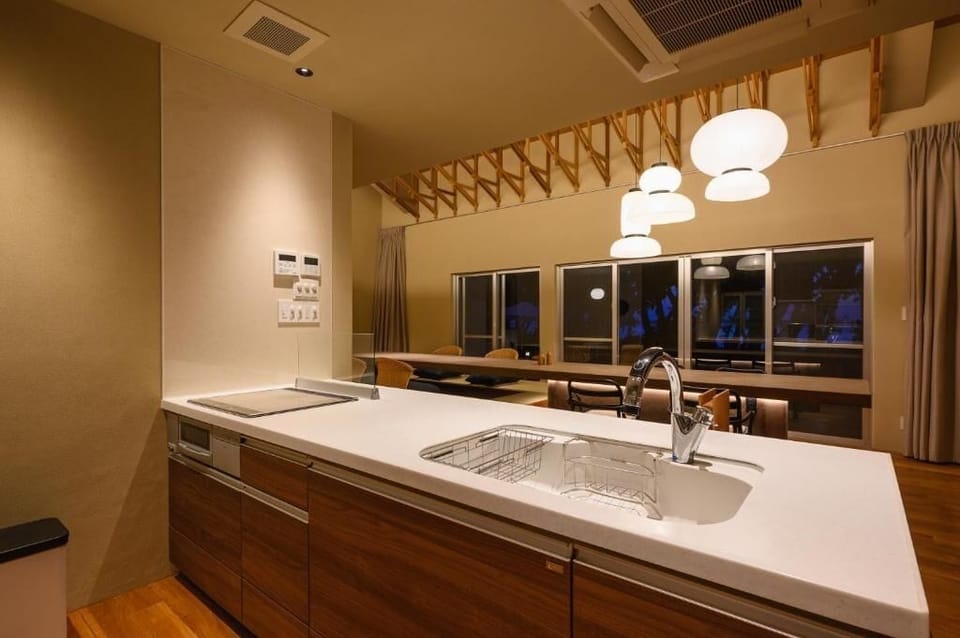 House, Sea View | Shared kitchen | Coffee/tea maker, electric kettle, dining table