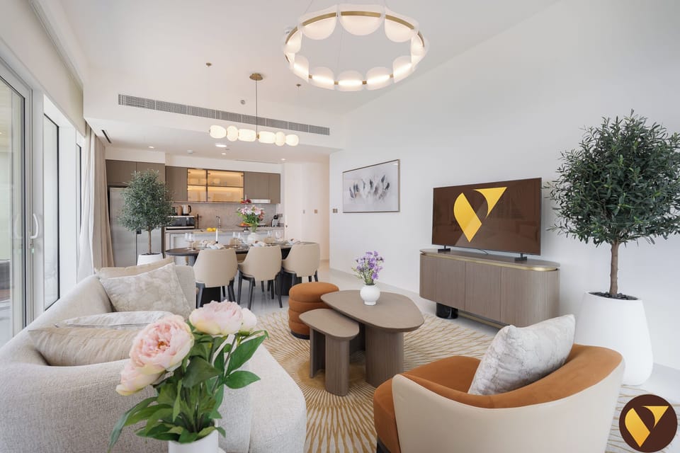 Luxury Apartment, Balcony, Beach View | Egyptian cotton sheets, premium bedding, in-room safe