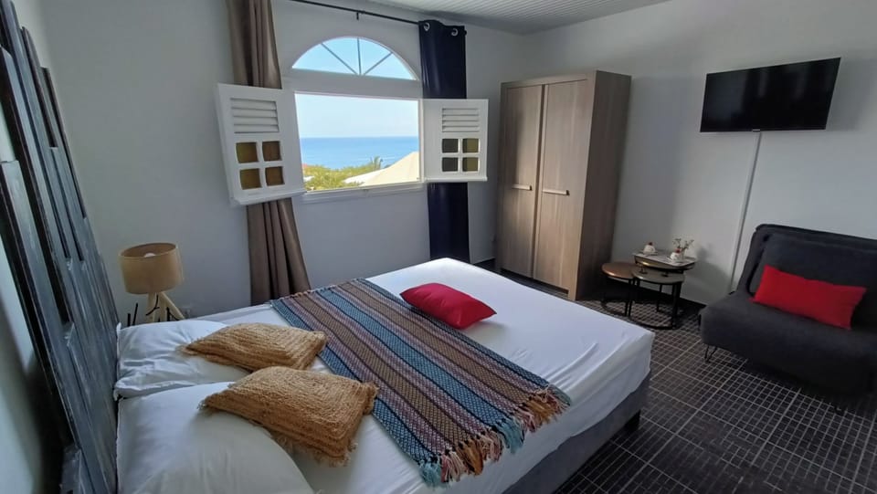 Family Suite, Mountain View | Blackout drapes, soundproofing, free WiFi