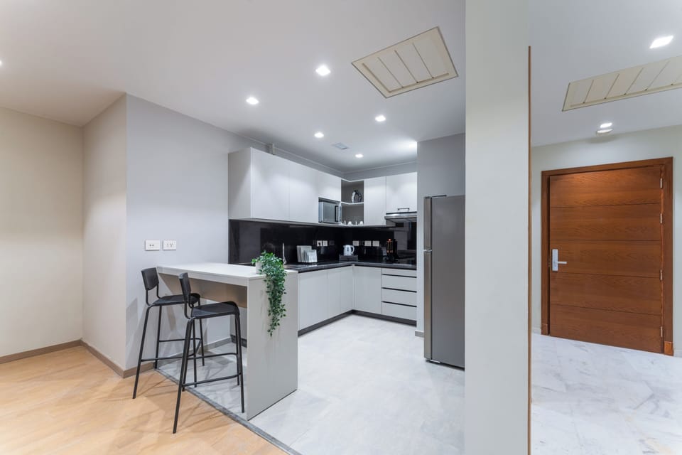 Apartment, 2 Bedrooms, City View | Private kitchen | Fridge, microwave, stovetop
