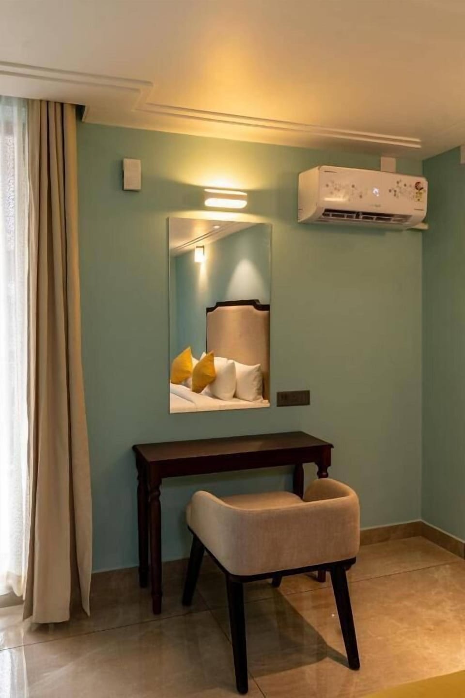 Suite | Hypo-allergenic bedding, iron/ironing board, free WiFi, bed sheets
