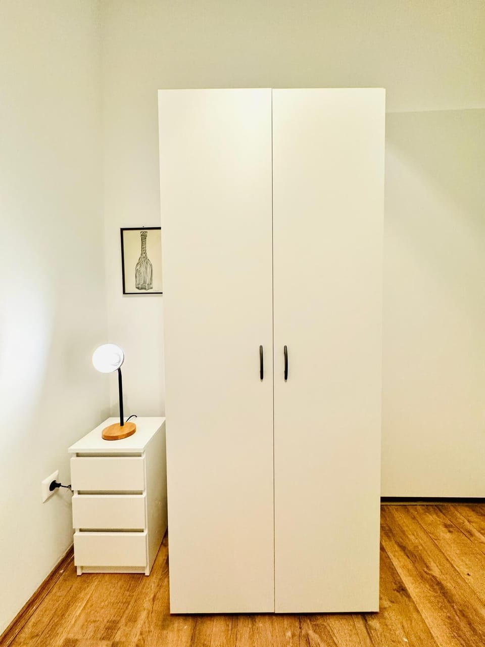 Basic Apartment | Iron/ironing board