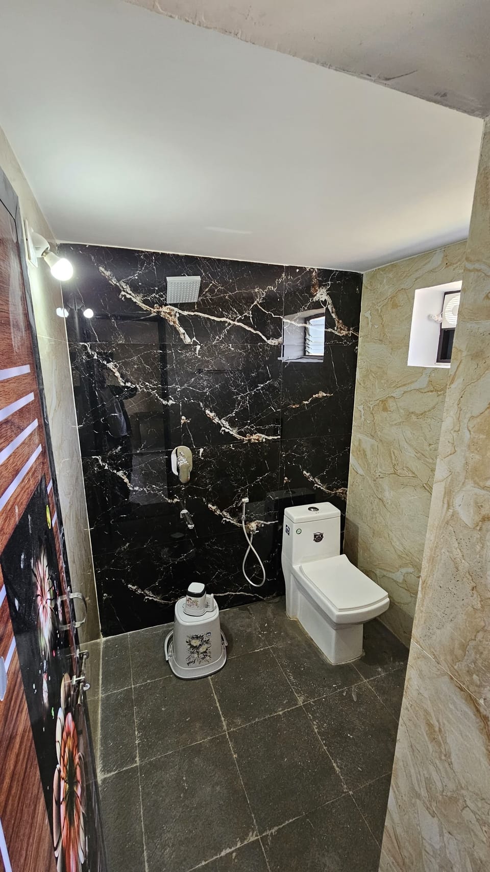 Bedroom 2 | Bathroom
