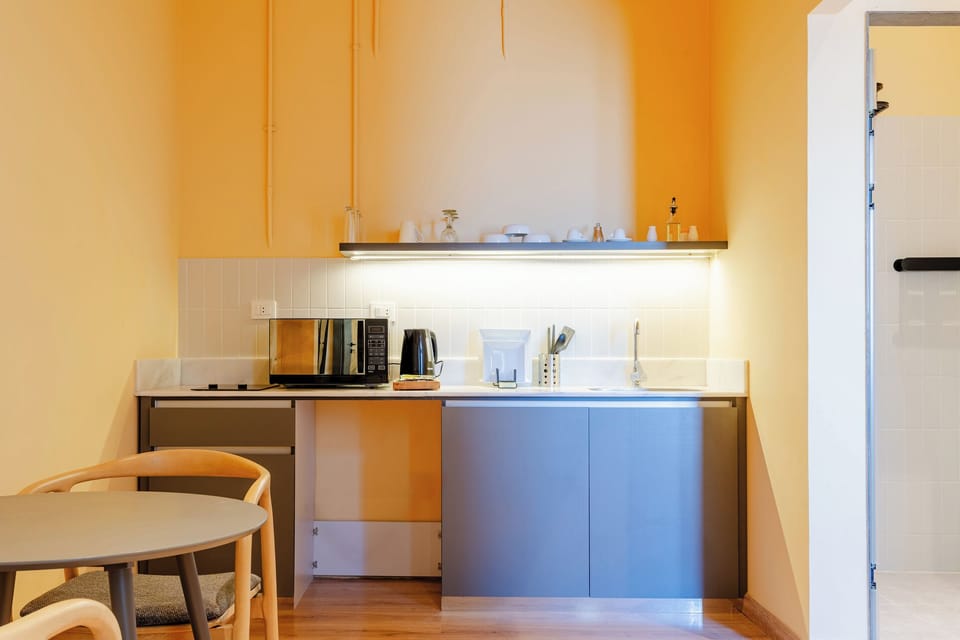 Standard Apartment, 1 Bedroom | Private kitchen | Mini-fridge