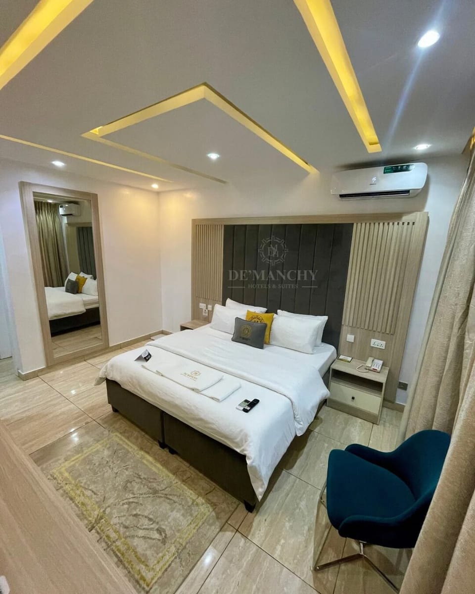 Deluxe Room, City View | Desk, laptop workspace, free WiFi