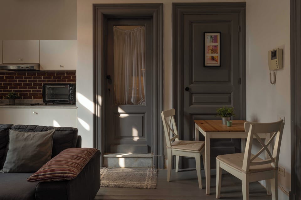Apartment, 1 Bedroom, Sea View | Living area