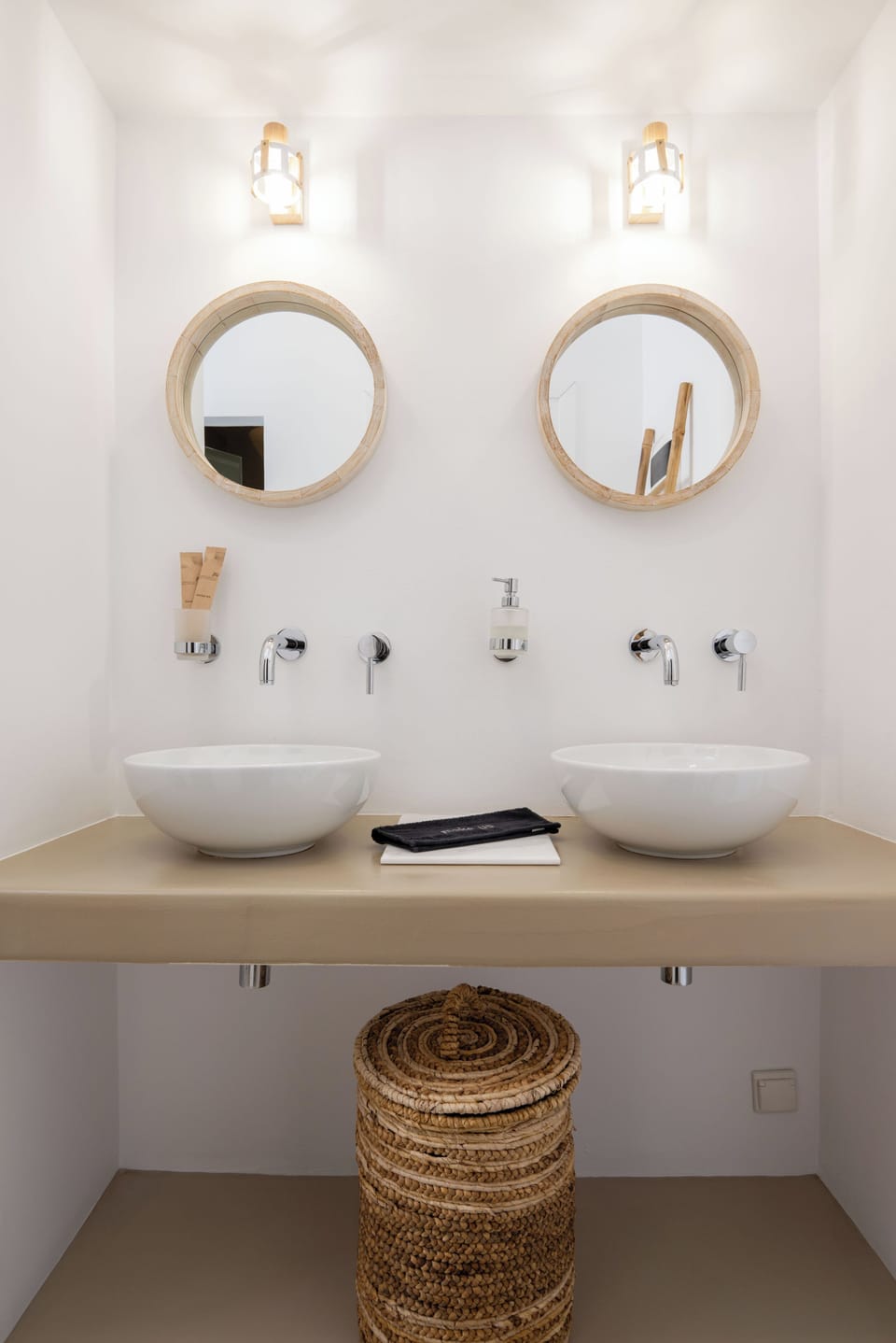 Superior Suite, Pool View | Bathroom | Shower, hair dryer, slippers, towels