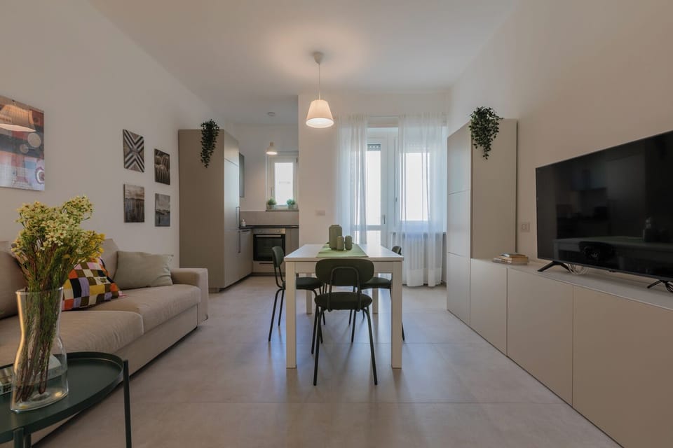 Basic Apartment, Balcony | Dining room