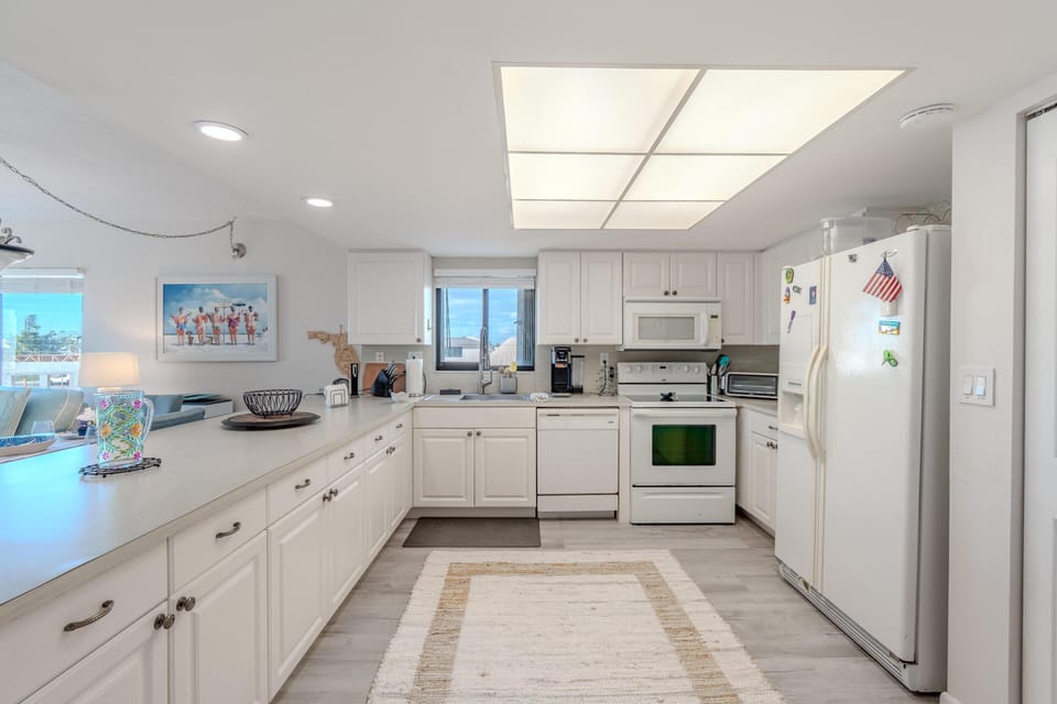 Condo, Multiple Beds (Pelican Watch #108) | Private kitchen | Oven, toaster