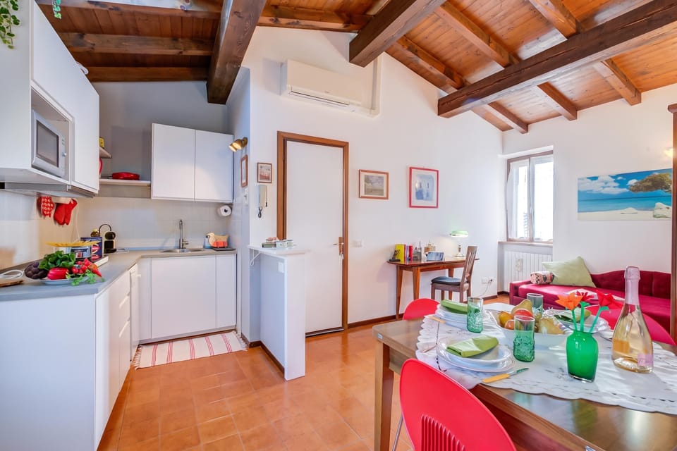 Standard Apartment, 1 Bedroom, Microwave, Mountainside (Le Fontane With View Lake) | Interior
