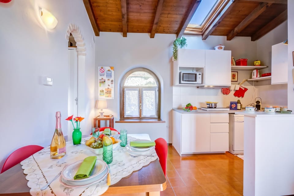 Standard Apartment, 1 Bedroom, Microwave, Mountainside (Le Fontane With View Lake) | Dining