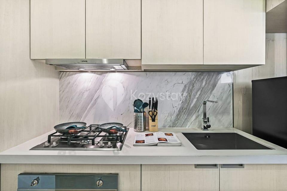 Apartment, 2 Bedrooms, City View | Private kitchen | Microwave, oven, stovetop, rice cooker